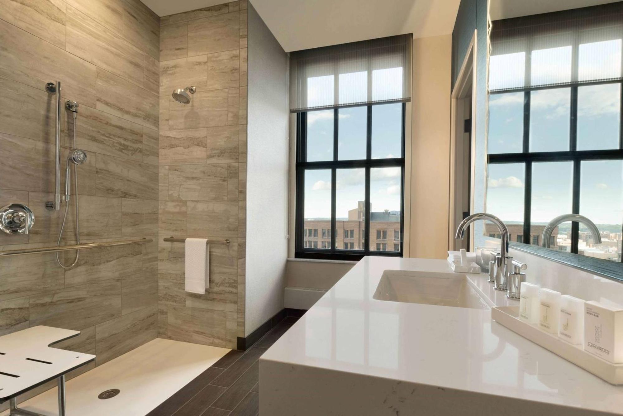 Embassy Suites By Hilton Minneapolis Downtown Hotel Εξωτερικό φωτογραφία
