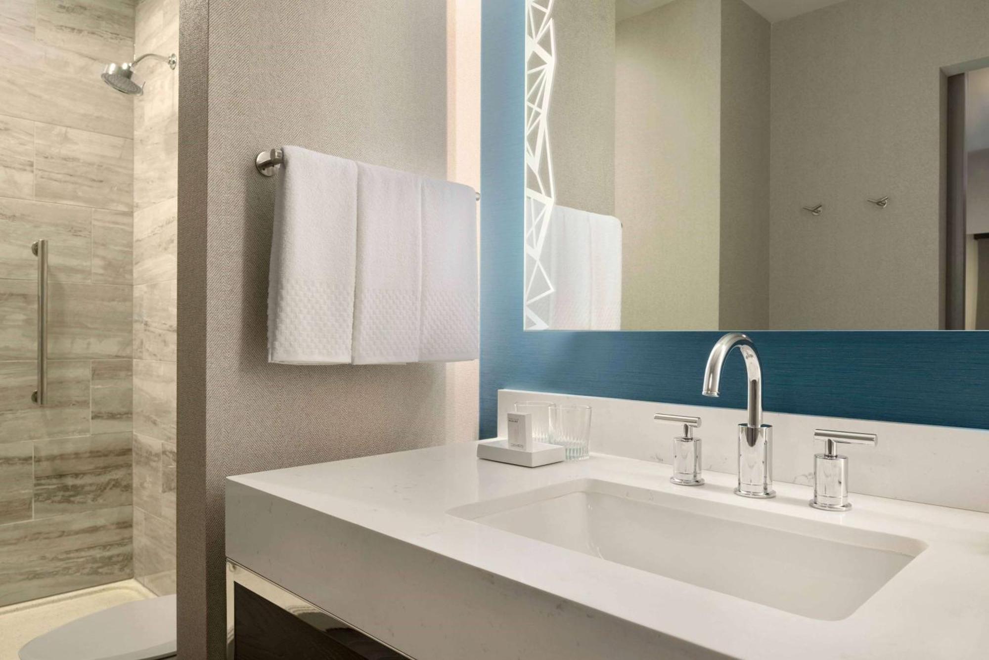 Embassy Suites By Hilton Minneapolis Downtown Hotel Εξωτερικό φωτογραφία